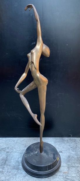 null SONCHAI

Danseuse

Epreuve en laiton, signée et daté 83. 

Haut. 114,5 cm