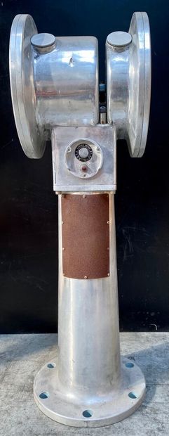 null Steamboat control lever in aluminium. 

Height 109 cm