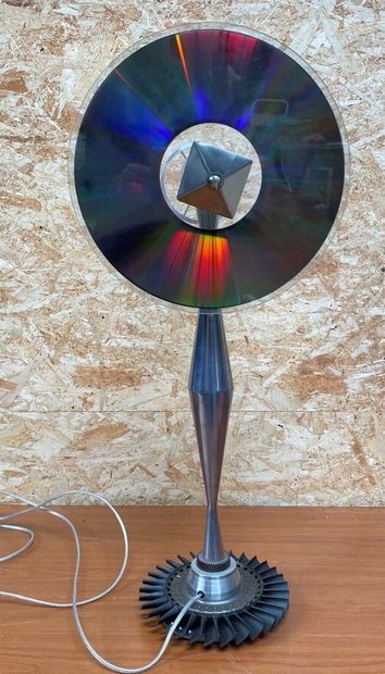 null Peter SPAN

Pharaonic mirror

Kinetic lamp, signed. 

Height 71 cm