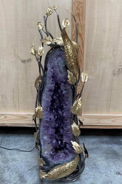 null LAMP-sculpture decorated with an important amethyst, in a frame of gilded bronze...