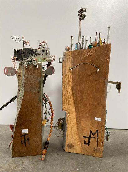 null Ecole contemporaine 

Personnages-électriques

Deux sculptures, signées au dos...