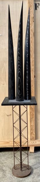 null Gil MANCONI 

Three subjects imitating rostrum in blackened wood engraved and...