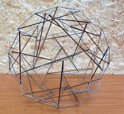 null GASTALDO? 

Sphere made of metal wire and springs. 

Height 52 cm