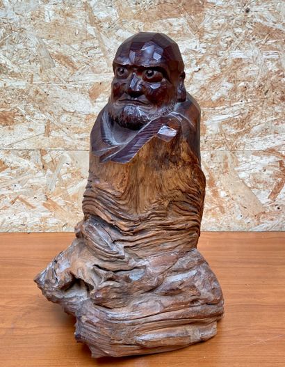 null CONTEMPORARY CHINESE SCHOOL 

Bearded man

Scultpure in wood. Bears a signature...