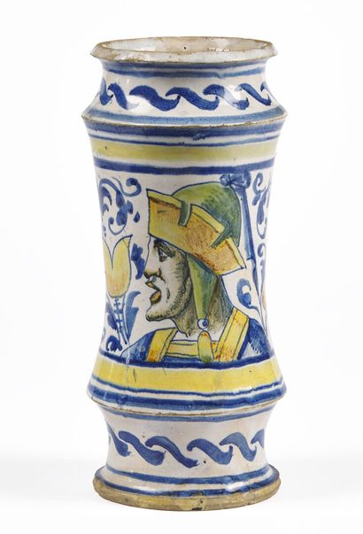 null ROUEN

Albarello cylindrical slightly curved earthenware decorated with blue,...