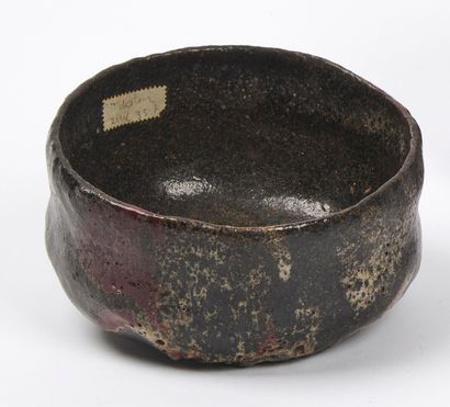 null JAPAN - EDO period (1603 - 1868), 18th century

A black glazed stoneware tea...