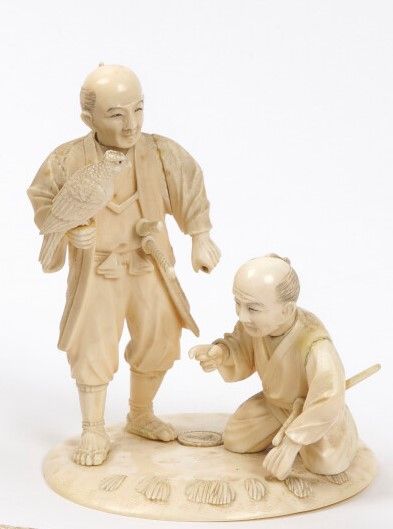 null JAPAN - MEIJI period (1868 - 1912)

Okimono showing two samurai, one standing...