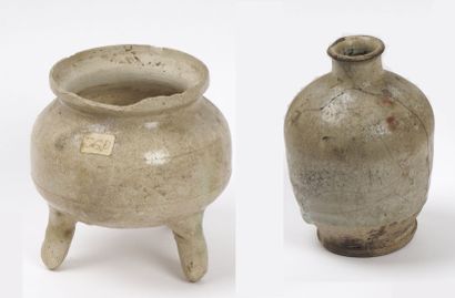 null VIETNAM, Tanhoa - 12th/13th century

Small vase and tripod pot in white glazed...