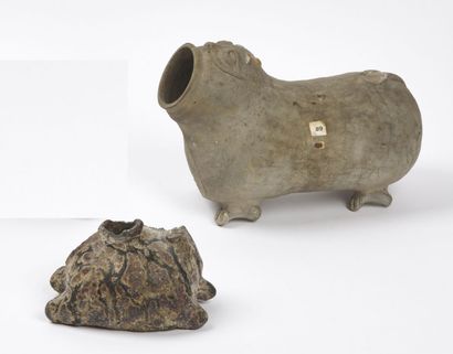 null VIETNAM, Tanhoa - 12th/13th century

Unglazed stoneware jug depicting a fantastic...