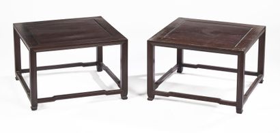null CHINE - XIXe siècle

Paire de tables basses en bois naturel, l'entretoise formant...