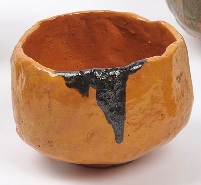 null JAPAN - EDO period (1603 - 1868), 19th century

A stoneware tea bowl (chawan)...
