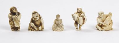 null JAPAN - MEIJI period (1868 - 1912)

Five small okimono in ivory in the netsuke...