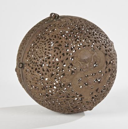 null VIETNAM - About 1900

Round lantern in openwork copper decorated with dragons...