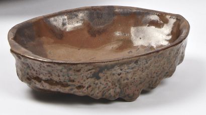null JAPAN - EDO period (1603 - 1868), 19th century

Stoneware bowl in the shape...
