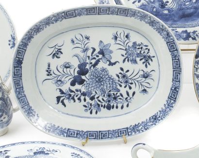 null CHINE

Plat ovale en porcelaine à décor en bleu sous couverte de bouquets de...