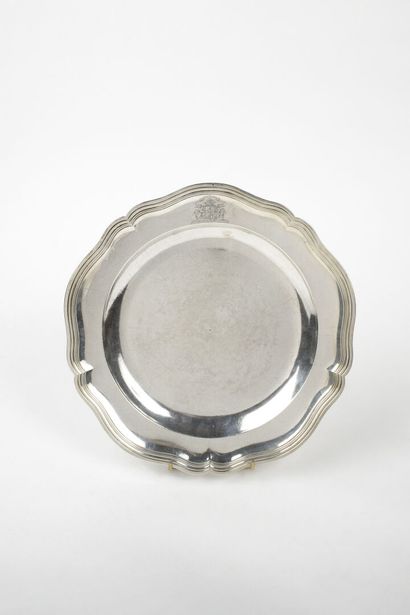 Round silver plate, contour filets model...