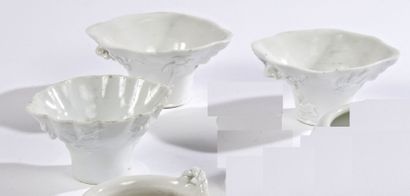null CHINE

Trois coupes libatoires en porcelaine blanc de Chine en forme de corne...