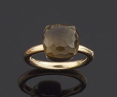 null POMELLATO, model "Nudo".

Pink gold ring set with a brown quartz, the top faceted.

(Stone...