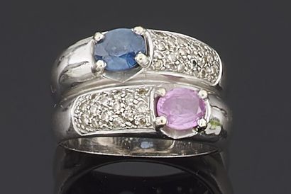 null RING two rings in white gold 750 thousandths, each one decorated with a sapphire...