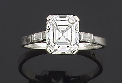null RING in platinum 850 thousandths decorated in the center with a rectangular...