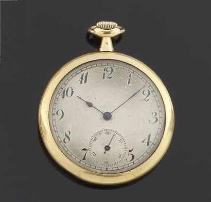 null Pocket watch in yellow gold 750 thousandth, the plain bottom, enamelled dial...