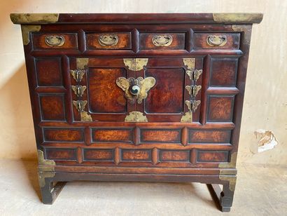 null COREE - Début du XXème siècle

Cabinet en bois naturel, ouvrant par quatre tiroirs...