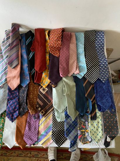 null *Fort lot de cravates griffées