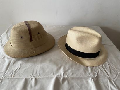 null *Lot de deux chapeaux