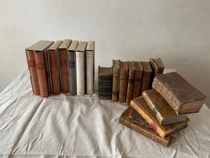 null *Lot de livres, certains anciens reliés cuir, d'autres modernes dont :

- Molière

-...