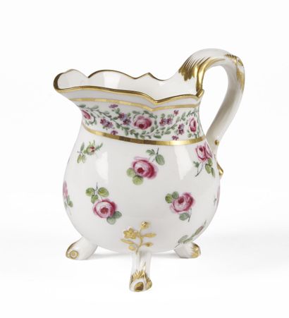 null SÈVRES

A three-legged milk jug of the first size in soft porcelain with polychrome...