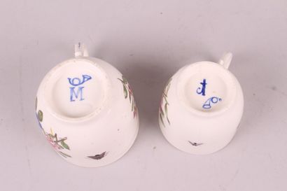 null CHANTILLY

Two soft porcelain cups with polychrome decoration of flowers and...