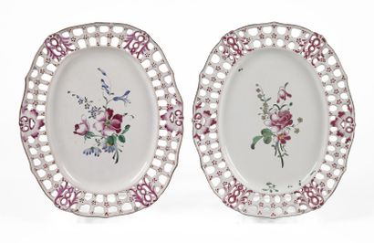 null STRASBOURG

Two oval trays with openwork edge in earthenware with polychrome...