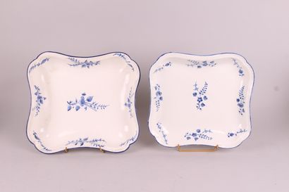 null CHANTILLY

Two rectangular soft porcelain bowls with blue monochrome decoration...
