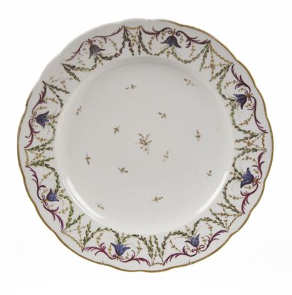null SÈVRES

Hard porcelain sample plate with gold decoration in the center of twigs...