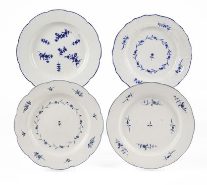 null ARRAS

Four plates with contoured edges in soft porcelain with blue monochrome...