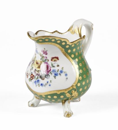 null SÈVRES

Three-legged milk jug of the first size in soft porcelain with polychrome...
