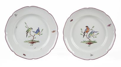 null SAINT-CLEMENT

Two earthenware plates with contoured edge with polychrome decoration...