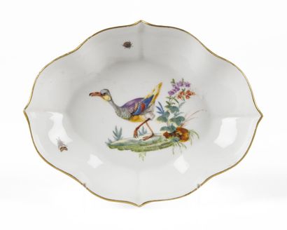 null MEISSEN

Small oval tray with contoured edge in porcelain with polychrome decoration...