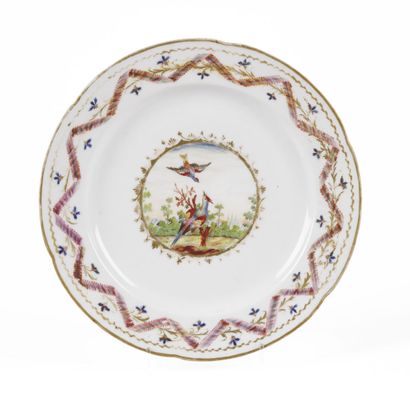 null PARIS

Porcelain plate with contoured edge with polychrome decoration in the...