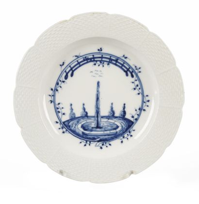 null CHANTILLY

Plate with contoured edge in soft porcelain with decoration said...