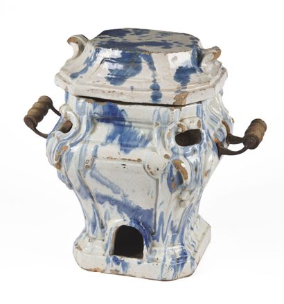 null BRUSSELS

Covered brazier in enamelled terracotta decorated with blue spots,...