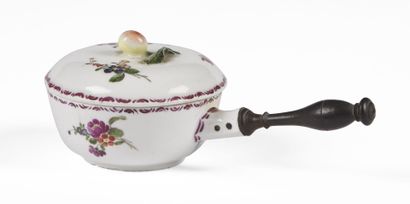 null PARIS

Small pan in hard porcelain with polychrome decoration of bunches of...