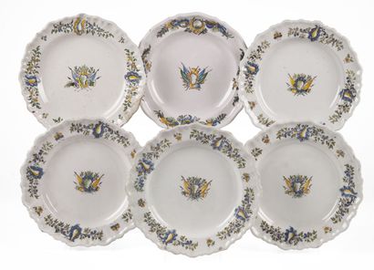 null MOUSTIERS

Six plates with contoured edge in earthenware with polychrome decoration...