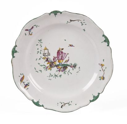 null MARSEILLE

Earthenware plate with polychrome decoration in the style of Pillement...