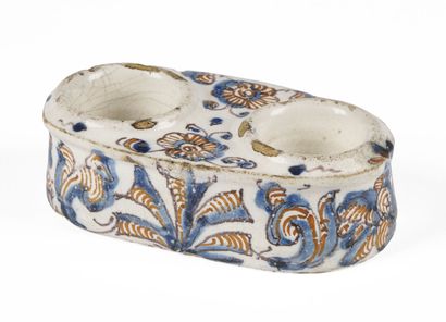 null TALAVERA

Double oval saltcellar in earthenware with blue and red decoration...