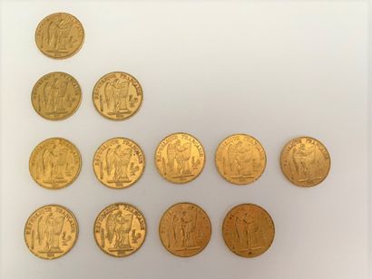 null *12 pièces de 20 francs or IIIe République de 1871, 1874, 1875, 1876. 

Poids...
