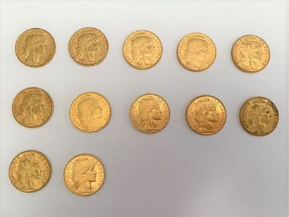 null *12 pièces de 20 francs or au coq de 1899, 1901, 1902, 1903 et 1904.

Poids...
