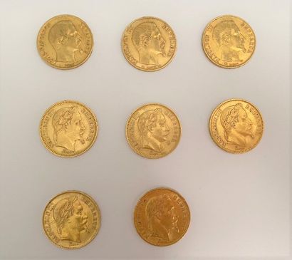 null *12 pièces de vingt francs or, comprenant : 

- 8 Napoléon III de 1852, 1854,...