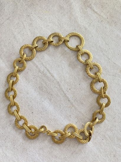 Lot en métal doré comprenant un bracelet...