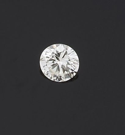 Diamant sur papier de forme ronde et de taille...